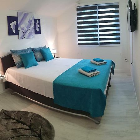 Holiday Home Flora موستار المظهر الخارجي الصورة
