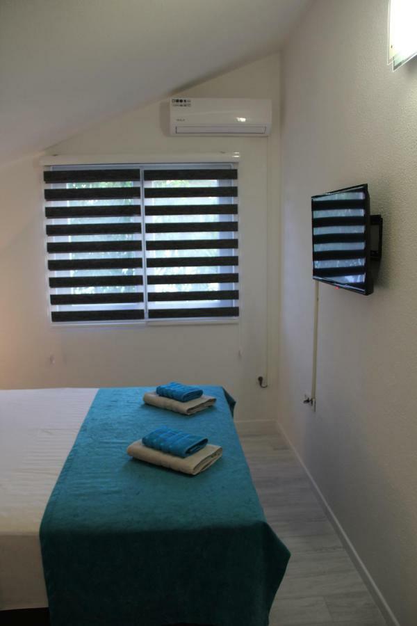 Holiday Home Flora موستار المظهر الخارجي الصورة