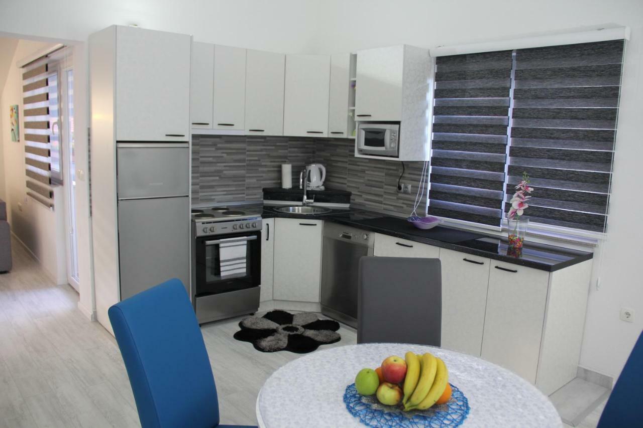 Holiday Home Flora موستار المظهر الخارجي الصورة